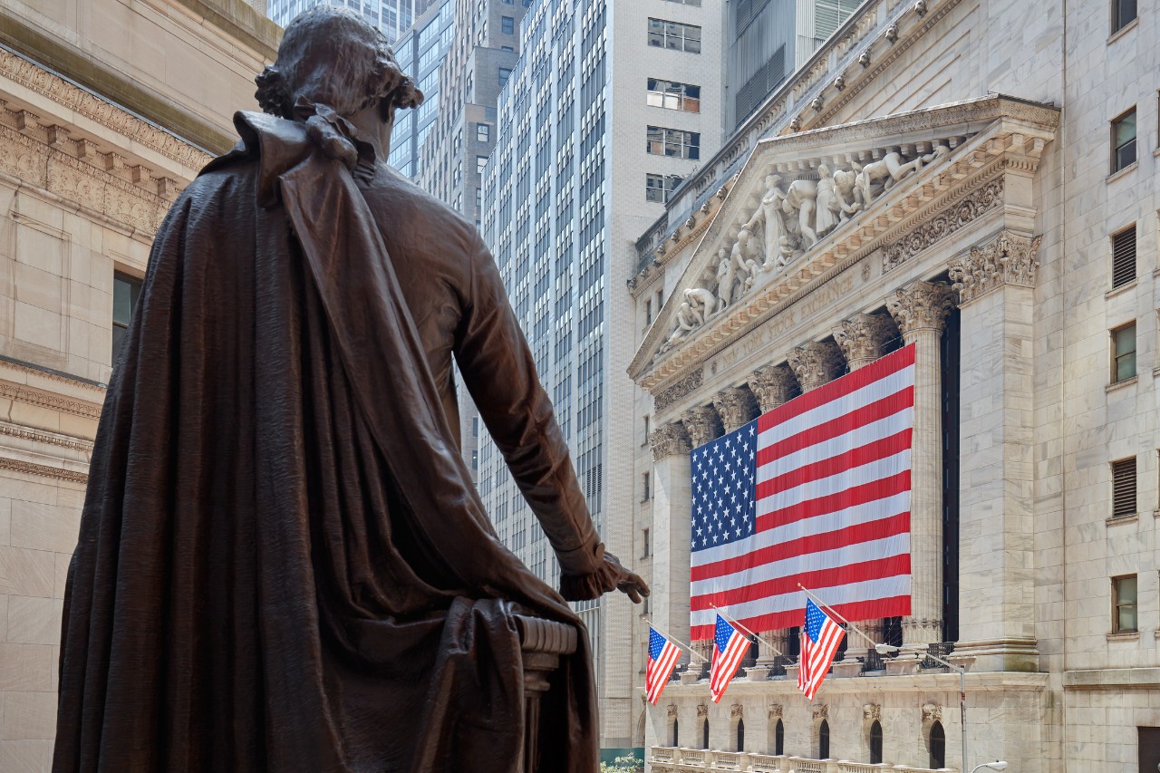 Stocks in box as economic uncertainty continues
