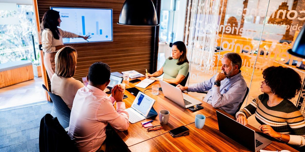 Wobbling stocks, stronger bonds